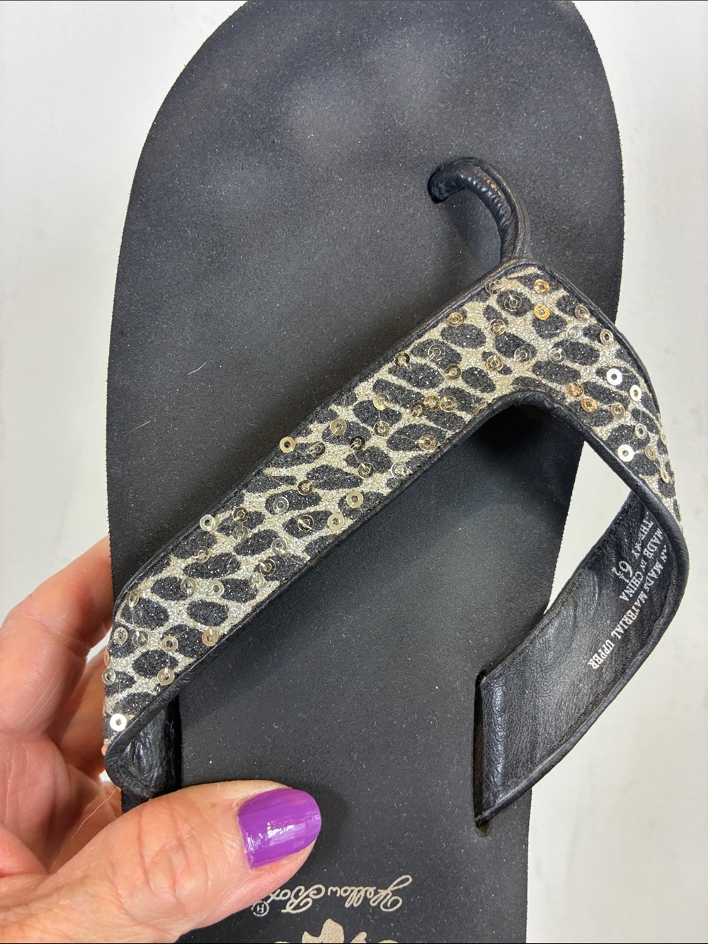 Yellow Box Black Flip Flops with Leopard-Print Straps, Size 6.5 - Picture 8 of 8